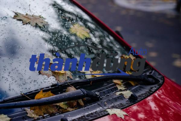 TRỜI MƯA GẠT KÍNH BỊ MỜ, KÊU RÍT? MUA LƯỠI GẠT MƯA Ô TÔ TẠI PHƯỜNG BẠCH MAI Ở ĐÂU UY TÍN?