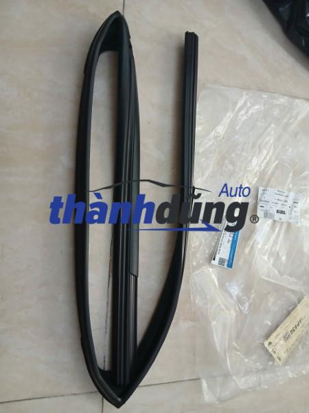 GIOĂNG TRƯỢT KÍNH FORD EVEREST 2013-2021 | EB3Z2625766A
