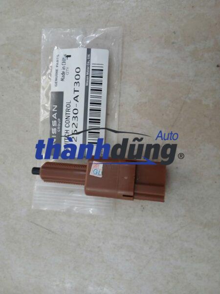 CÔNG TẮC CHÂN PHANH NISSAN NAVARA 2007-2015 | 25300AT300