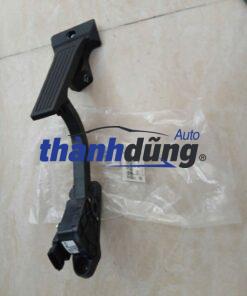 BÀN ĐẠP CHÂN GA HYUNDAI SANTAFE 2013-2020 | 327002W100