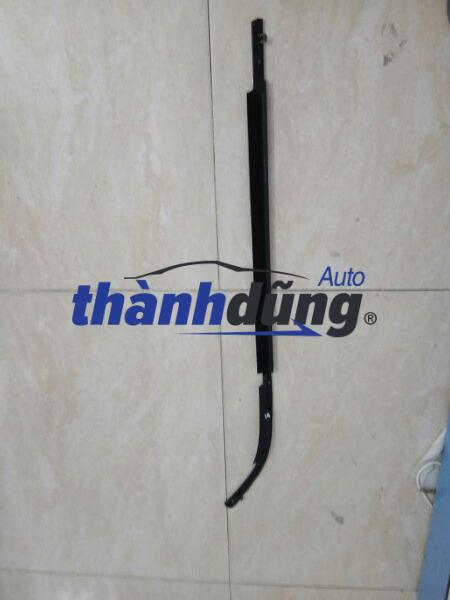 NẸP CHÂN KÍNH MAZDA 6 2014 | GHK150660E