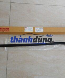 NẸP CHÂN KÍNH NGOÀI XE ISUZU DMAX 2009 | 8980308840