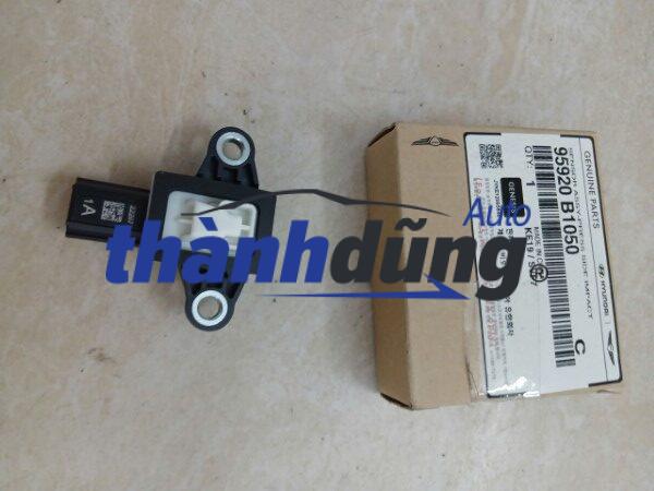CẢM BIẾN VA CHẠM ĐẦU XE KIA SORENTO 2015-2022 | 95920B1050