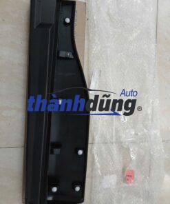 ỐP CÁNH CỬA SAU TOYOTA COROLLA CROSS 2020-2025 | 750780A011