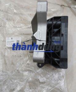 CHÂN MÁY PHẢI PEUGEOT 2008 2019-2023 | 9824344480