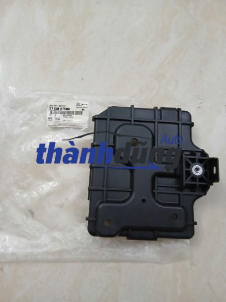 THÀNH DŨNG AUTO – ĐỐI TÁC TIN CẬY TRONG NGÀNH PHỤ TÙNG Ô TÔ Chính Sách Bảo Hành Ưu Việt Đổi trả linh hoạt: Đổi trả linh hoạt trong 7 ngày – Không hài lòng? Chúng tôi hoàn đổi ngay, không rắc rối. Hoàn tiền minh bạch: Hoàn tiền 100% trong 7 ngày – Cam kết hoàn tiền nhanh chóng nếu sản phẩm không đúng yêu cầu. Chất lượng chính hãng: Hàng chính hãng, mới 100% – Đảm bảo đúng nguồn gốc xuất xứ, có tem nhãn đầy đủ. Hỗ trợ sau bán hàng: Bảo hành tận nơi sau lắp đặt – Hỗ trợ bảo hành ngay sau khi lắp lên xe. DỊCH VỤ VẬN CHUYỂN VÀ HỖ TRỢ TOÀN QUỐC Năng lực cung ứng: Thành Dũng Auto chuyên tư vấn – báo giá – cung cấp phụ tùng ô tô chính hãng với mức giá cạnh tranh nhất thị trường, kèm theo loạt ưu đãi vận chuyển hấp dẫn. Giao hàng nội thành: Miễn phí giao hàng nội thành Hà Nội cho đơn hàng từ 5 triệu đồng. Vận chuyển toàn quốc: Ship COD toàn quốc qua bưu điện & nhà xe – nhận hàng trong 3–5 ngày. Phạm vi quốc tế: Giao hàng quốc tế – thời gian nhận hàng 5–10 ngày. Hỗ trợ liên tục: Tư vấn trực tuyến 24/7 – luôn sẵn sàng hỗ trợ bất kỳ lúc nào. Cam kết hoàn tiền: Hoàn tiền 100% nếu sản phẩm không đúng như mô tả. Ưu đãi khách hàng: Ưu đãi đặc biệt dành cho khách hàng thân thiết. Tri ân thường xuyên: Chương trình quà tặng tri ân thường xuyên, nhiều phần thưởng hấp dẫn. Tốc độ xử lý: Xử lý đơn hàng nhanh nhất – đóng gói & xuất kho trong thời gian ngắn nhất. MUA ĐÚNG NƠI – TRÁNH HÀNG GIẢ, HÀNG NHÁI Cảnh báo thị trường: Thị trường phụ tùng ô tô hiện nay xuất hiện ngày càng nhiều hàng nhái, hàng giả, hàng không rõ nguồn gốc xuất xứ gây mất an toàn khi sử dụng và thiệt hại kinh tế cho người tiêu dùng. Giải pháp an toàn: Để bảo vệ quyền lợi của mình, hãy mua phụ tùng ô tô tại Thành Dũng Auto — đơn vị cung cấp hóa đơn VAT đầy đủ, hàng chính hãng có kiểm định, mua sắm an tâm, sử dụng bền lâu. Lợi thế thương hiệu: Thành Dũng Auto tự hào là đại lý phân phối độc quyền thương hiệu NAKAMOTO tại Việt Nam, chuyên cung cấp bơm xăng chất lượng cao, bảo hành chính hãng 12 tháng. LIÊN HỆ MUA PHỤ TÙNG Ô TÔ GIÁ RẺ – THÀNH DŨNG AUTO Tên doanh nghiệp: CÔNG TY TNHH XUẤT NHẬP KHẨU THƯƠNG MẠI VÀ DỊCH VỤ THÀNH DŨNG Pháp lý doanh nghiệp: Giấy đăng ký kinh doanh số 0109152593 do sở Kế Hoạch và đầu tư Hà Nội cấp. Website chính thức: https://phutungotogiare.vn Thông Tin Chi Nhánh Miền Bắc Địa chỉ giao dịch: 11 Dãy B8 Đầm Trấu, Phường Hồng Hà, Hà Nội. Hotline và Zalo hỗ trợ: Mr. Lam 0944.628.333 - Ms.Hoa 0931.029.029 - Ms. Giang 0347.303.303 - Ms Dương 0347.313.313 Thông Tin Chi Nhánh Miền Nam Địa chỉ giao dịch: Tòa S1.07 Vinhomes Grand Park, 512 Nguyễn Xiển, P. Long Bình, Tp. HCM. Hotline và Zalo hỗ trợ: 0792.519.519 - 0896.230.230 - 0565.691.699 Thông Tin Chi Nhánh Lào Cai Địa chỉ giao dịch: Số 063, đường Ngô Thì Sĩ, phường Lào Cai, tỉnh Lào Cai Hotline và Zalo hỗ trợ: 0589.358.358 KẾT NỐI NGAY VỚI THÀNH DŨNG AUTO! Liên hệ trực tiếp với chúng tôi để được tư vấn, báo giá và hỗ trợ kỹ thuật chuyên sâu. Thành Dũng Auto luôn sẵn sàng đồng hành cùng khách hàng trên mọi hành trình. KHAY ĐỰNG BÌNH ẮC QUY KIA MORNING 2004-2012 | 3715007500